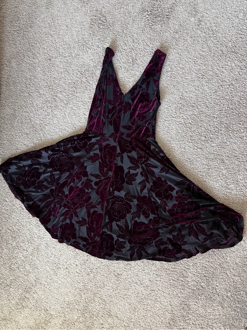 Gorgeous Eva Rose swing dress from Unique Vintage - Picture 2 of 4